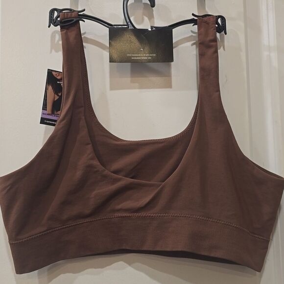 Maidenform Basically Sexy Seamless Scoop Cropped Bralette- Feathered Brown - Picture 10 of 10